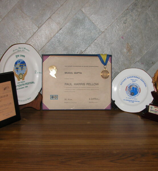 A.4 DISPLAY OF AWARDS AND MOMENTOS